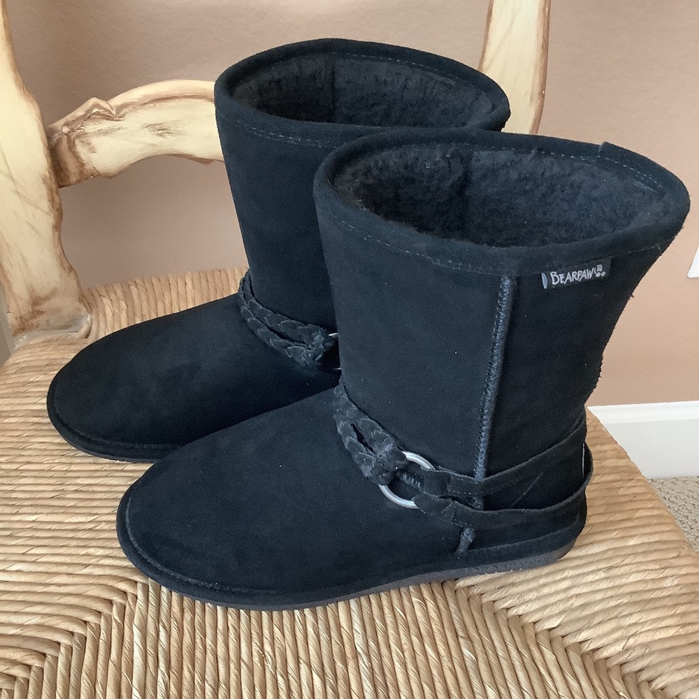 Bearpaw sheepskin boots size 9
